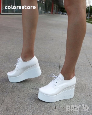 Обувки на платформа - бял лак - 120K , снимка 2 - Дамски ежедневни обувки - 51437359
