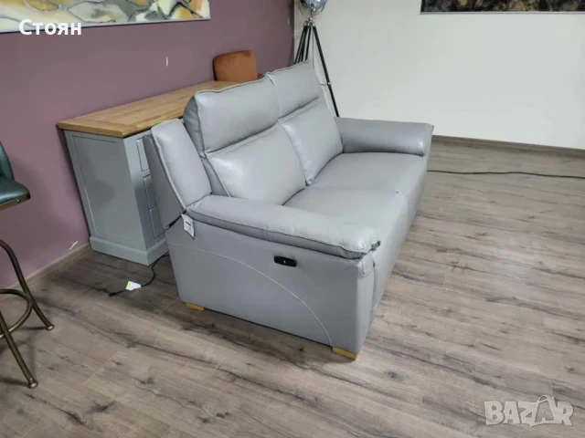 Сив кожен диван двойка с електрически релаксиращ механизъм, снимка 7 - Дивани и мека мебел - 50887020
