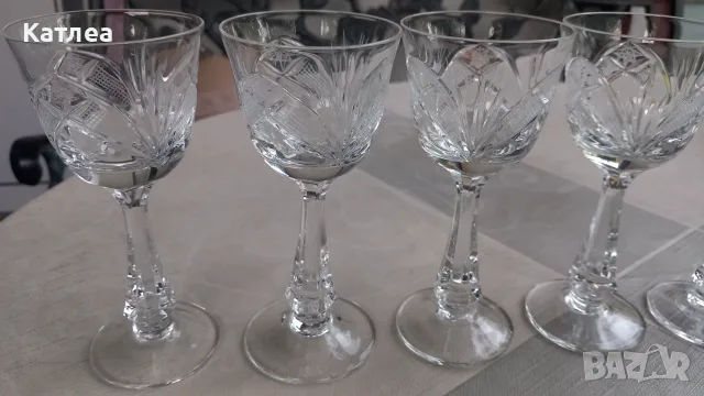 Кристални чаши със столче , снимка 3 - Чаши - 55888119