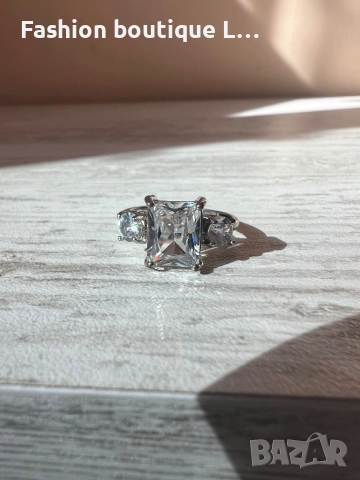 Сребрист пръстен с 3 блестящи кристала с различни големина ❤️, снимка 4 - Пръстени - 52247758