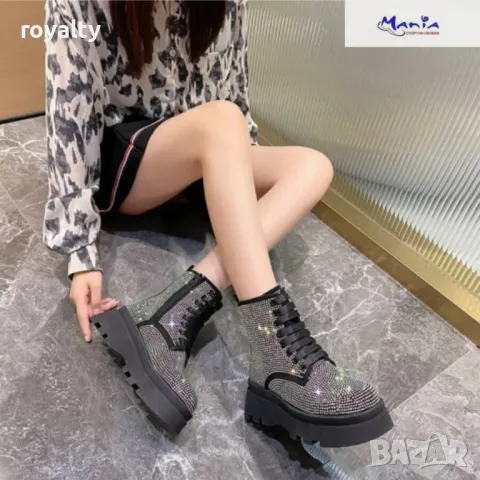 Дамски боти с блестящи камъчета