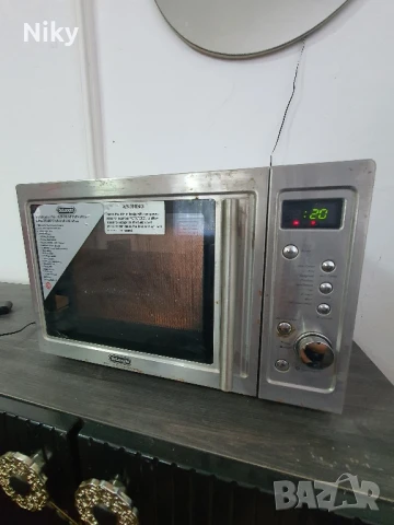 Микровълнова фурна DeLonghi 