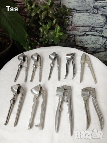 Преси за чесън от едно време 