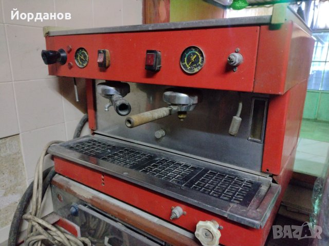 Продавам кафе машина OmniaF, снимка 2 - Кафе машини - 41082092