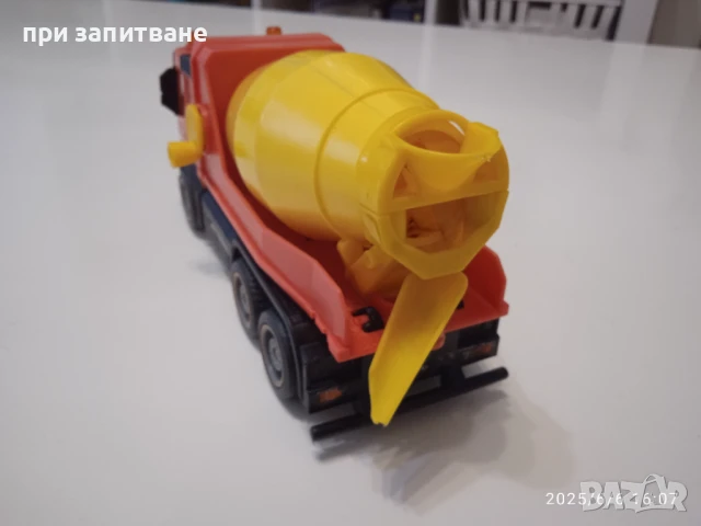 Volvo FM бетоновоз, Dickie, 22 см., снимка 9 - Коли, камиони, мотори, писти - 50575408
