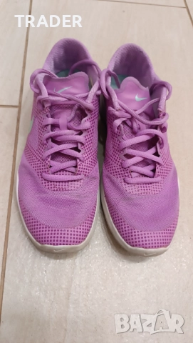 Дамски маратонки NIKE номер 37.5 см , дължина на стелката 23.5см, снимка 2 - Маратонки - 43667060