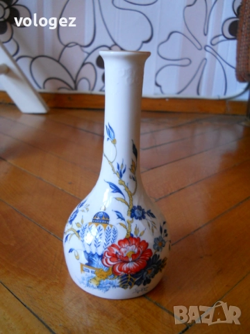 Колекционерски порцеланови вази, снимка 10 - Антикварни и старинни предмети - 49413047