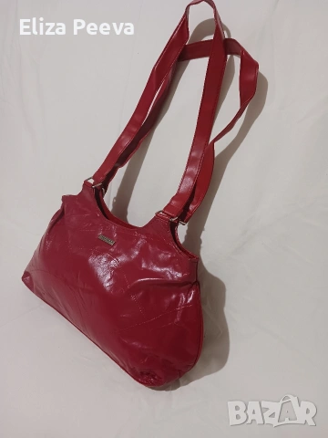 Червена чанта от естествена макар кожа - парченца.