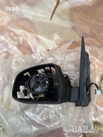 Огледало за Форд Фокус, снимка 2 - Части - 52857847