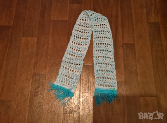 Шал BENETTON, ръчна плетка, много рядък модел.