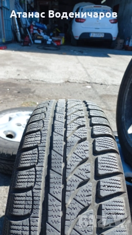 Зимни гуми Dunlop 175/65/14, снимка 2 - Гуми и джанти - 51571434