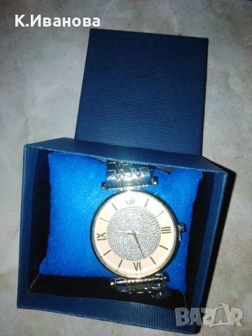 Дамски часовник ЧИСТО НОВ 