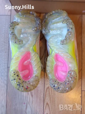 Дамски маратонки Nike W Air VaporMax 2021 Flyknit, снимка 5 - Маратонки - 55990287
