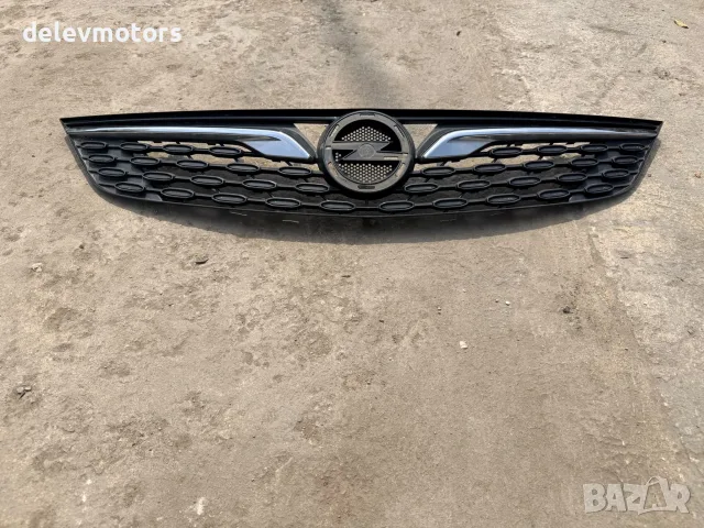GM 39130501 предна решетка от Ford Focus 2.0i auto