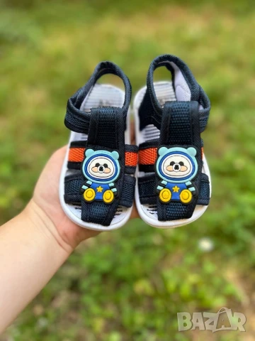 Мяукащи сандали при стъпване 