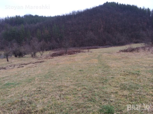Продавам място в с. Орешак, община Троян