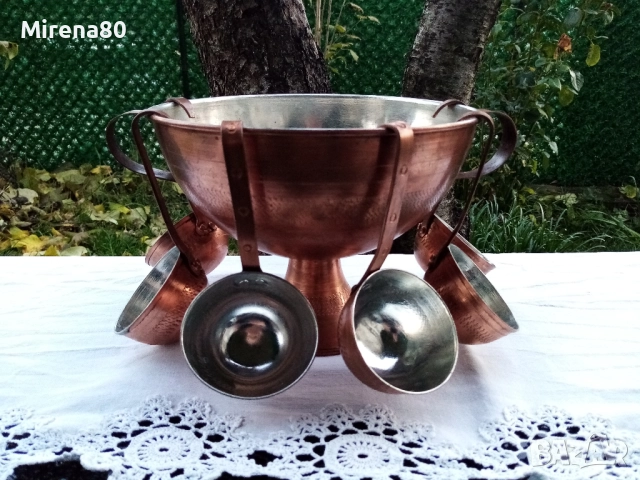 Винтидж болярски сервиз за вино