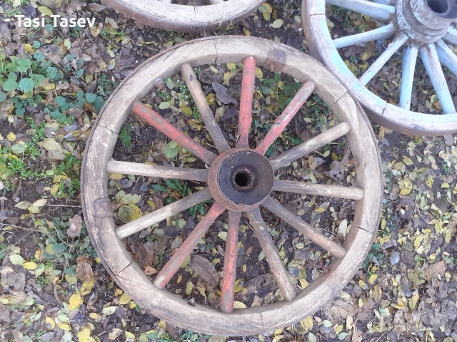 Колеша от каруца, снимка 2 - Декорация за дома - 52792748
