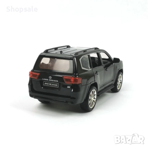 Реалистичен метален джип 1:24 - Звук и светлина за истинско приключение, снимка 2 - Коли, камиони, мотори, писти - 51863651