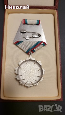 Орден народна република България 3та степен , снимка 2 - Антикварни и старинни предмети - 41815792