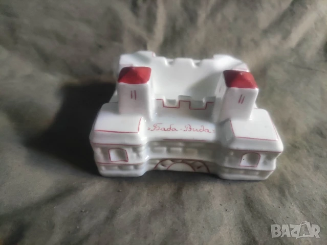 Продавам Продавам порцеланов пепелник Баба Вида и порцеланов фигурка паун, снимка 8 - Фигурки - 50744744