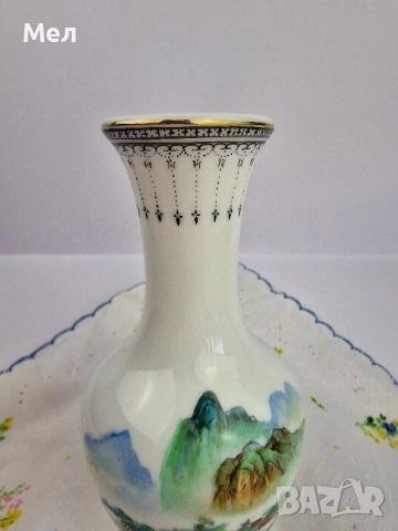 Китайска порцеланова ваза , снимка 2 - Вази - 51694820