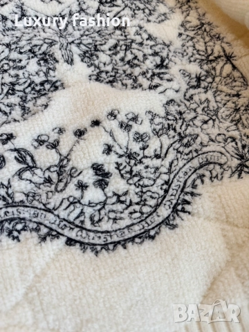 Дамска жилетка Dior, снимка 3 - Жилетки - 52876085