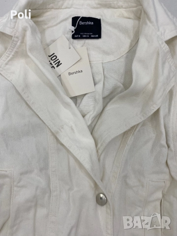 Дънково яке Bershka, снимка 3 - Якета - 51458407