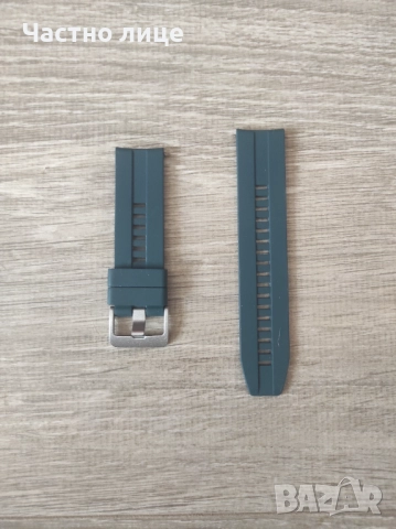 Тъмно зелена и червена силиконови каишки 22 мм за часовник , снимка 2 - Каишки за часовници - 51544852