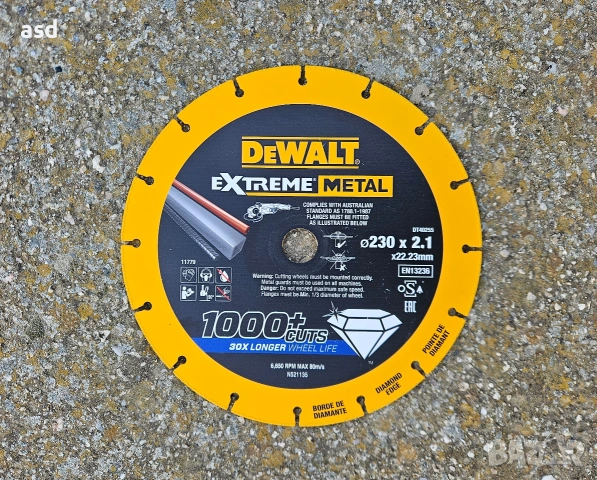 Диамантен диск за рязане на метал DeWALT DT40255, 230 x 22.23 x 2.1 мм