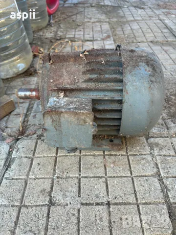 Електродвигател , снимка 3 - Електродвигатели - 47851161