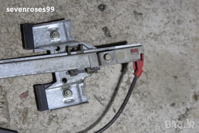 Машинка стъкло задна дясна ръчна Фолксваген Голф 3 комби 1.9 tdi 90hp VW Golf 3, снимка 2 - Части - 50854999