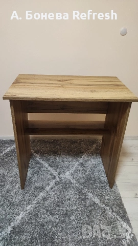 Бюро като ново, много компактно и практично