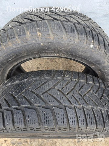 Зимни гуми 2 броя Dunlop 215/60R17
