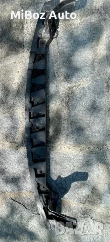 Подсилваща греда предна броня Фолксваген Голф 5 VW Golf