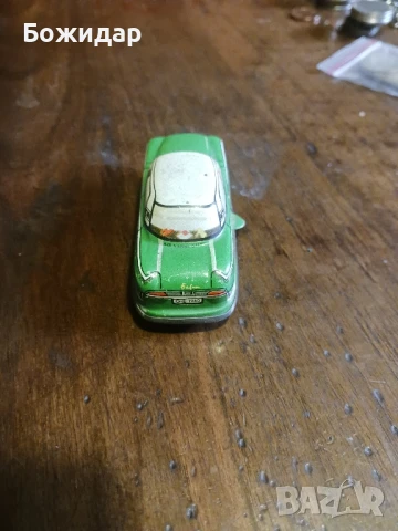 Метална унгарска механична количка. 70те.