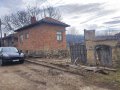 продава къща с двор в село Богатово