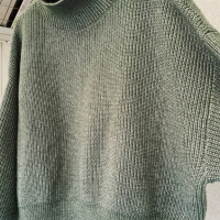 Разкошен пуловер кроп цвят olive , снимка 5 - Блузи с дълъг ръкав и пуловери - 44687054