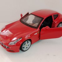 Ferrari FF Bburago - Мащаб 1:32, снимка 2 - Колекции - 42537402