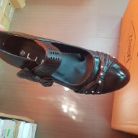 Обувки, снимка 4 - Дамски обувки на ток - 41583592