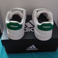 Детски маратонки Adidas 26 , снимка 3 - Детски обувки - 39965451