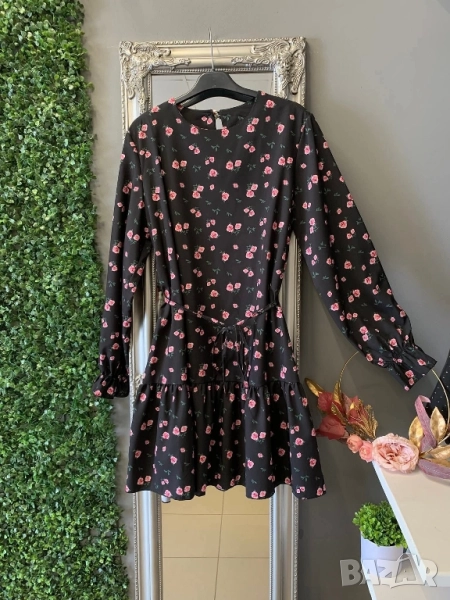 рокля с флорални мотиви , снимка 1