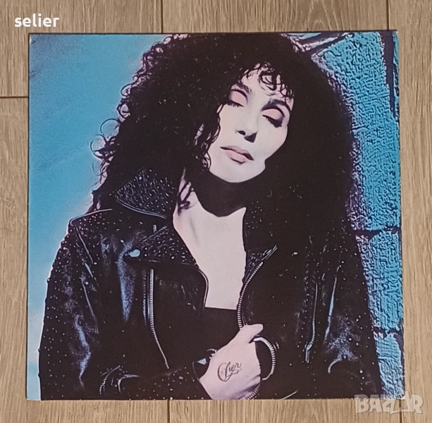 Cher ‎– Cher Издание 🇬🇧 🇩🇪 UK/GERMANY 1987г Състояние на винила:звука на едната страна е NEAR MI, снимка 1