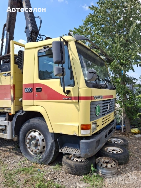 Камион с кран Волво FL7 триосен, снимка 1