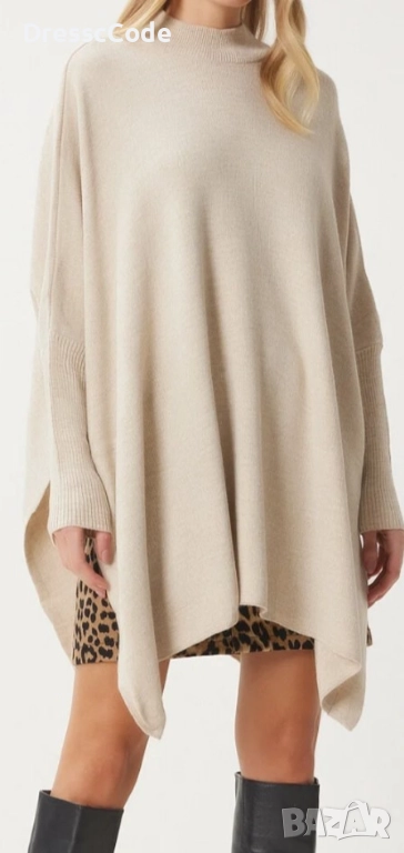 Дамски кремав пуловер тип "Пончо ", снимка 1