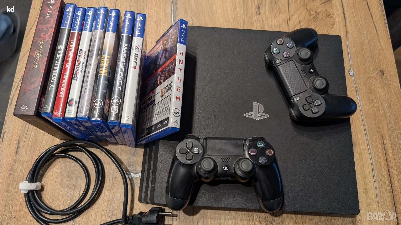 Playstation 4 Pro 1TB + 2 контролера и 9 игри, снимка 1