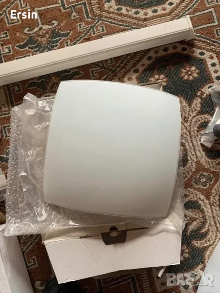 Оригинална таванна  лампа чисто нова за Кемпер и Караван цена 150.00  лева, снимка 1