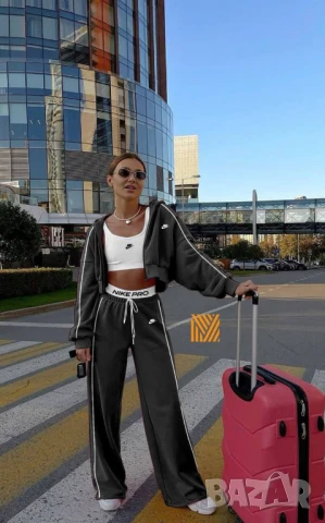 дамски екипи nike, снимка 2 - Спортни екипи - 50760119