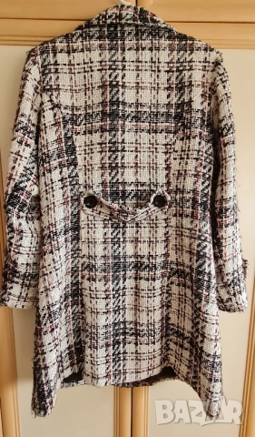Дамско палто в каре, снимка 2 - Палта, манта - 52421040