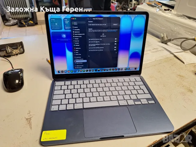 Лаптоп Apple MC BOOK NEO MBN13A18